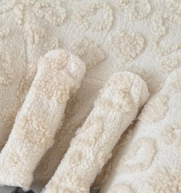 Hoes voor Stokke Tripp Trapp Newborn - teddy/boucle beige met hartjes – Lots of Lovie - kraamcadeau