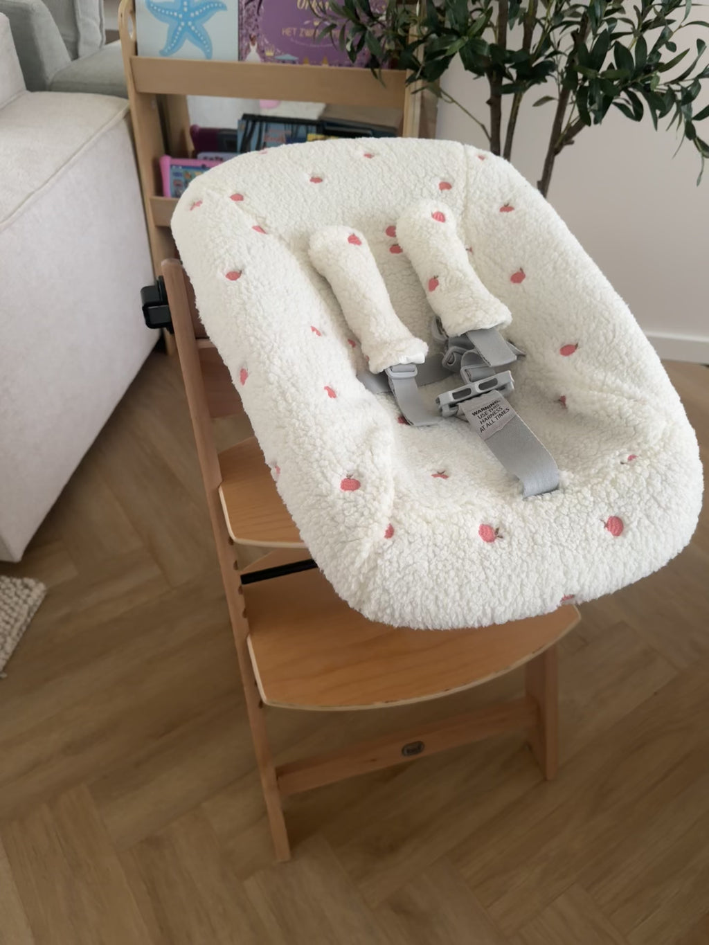 Hoes voor Stokke Tripp Trapp Newborn – Teddystof met peaches patroon – Lots of Lovie – Kraamcadeau